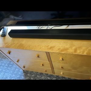 insignia soundbar, great condition and sound.